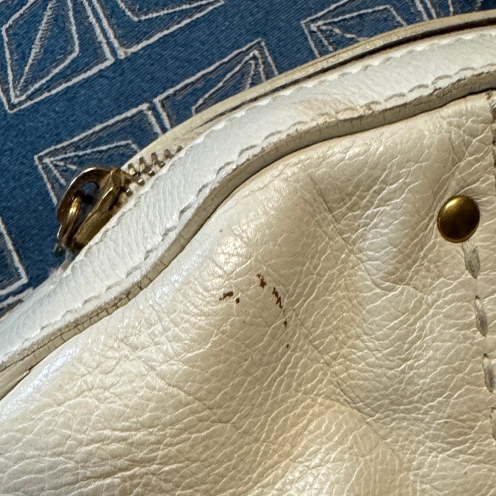 YSL Muse - Elegant White Leather Handbag - Picture 3 of 6